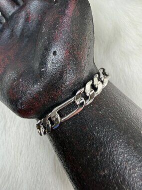 Vintage Silver Tone Figaro Chain Bracelet 6.75" long